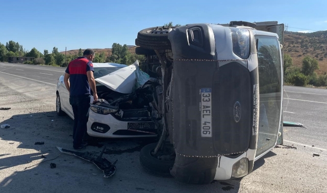 Otomobil ve pikap çarpıştı! 2 yaralı