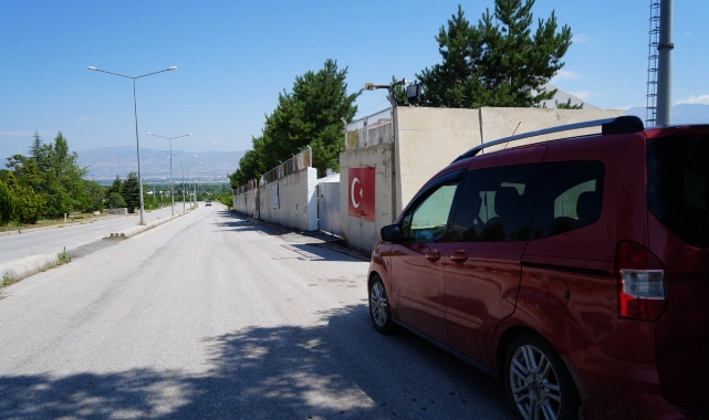 Otomobilden düşen para dolu çanta kayboldu!