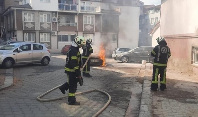 Park halindeki araçta yangın çıktı
