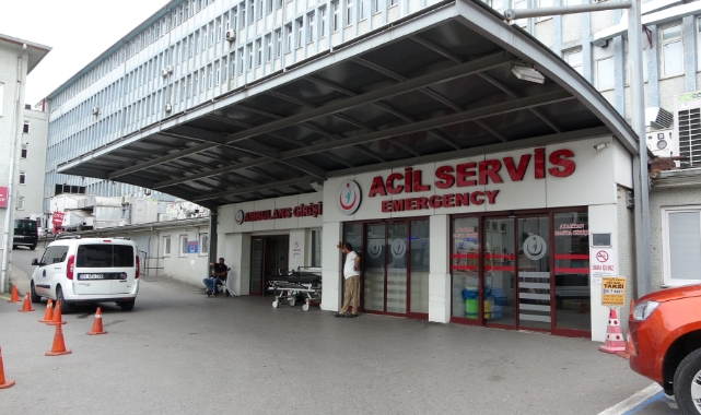 Rapor alamayınca motosiklet kaskı ile doktorun dizini kırdılar!