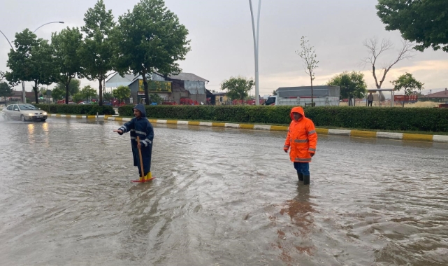 Sağanak yağış Çorum’da hayatı olumsuz etkiledi