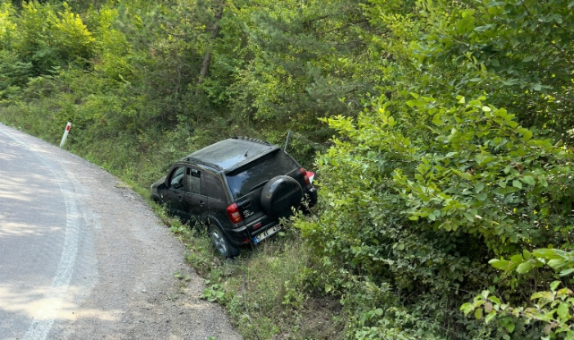 Sinop'ta kontrolden çıkan cip şarampole düştü: 1 yaralı