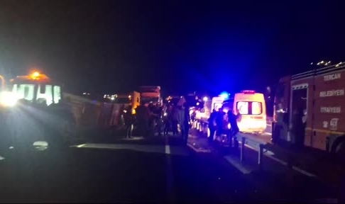 Tercan’da otomobil traktöre arkadan çarptı: 3 ölü, 3 yaralı