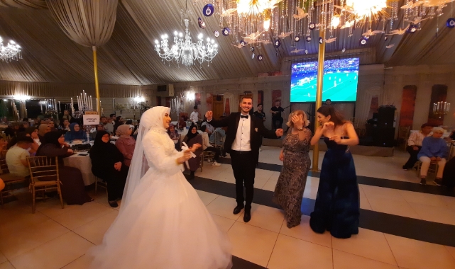 Tokat'ta düğüne milli maç arası