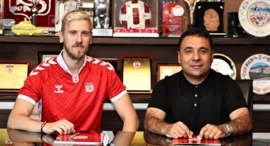 Uros Radakovic, Sivasspor'a imzayı attı