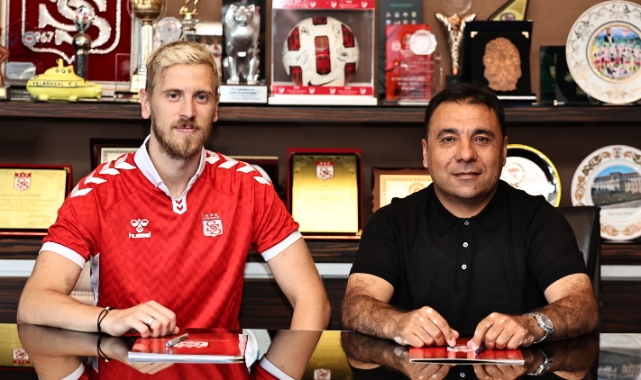 Uros Radakovic, Sivasspor'a imzayı attı