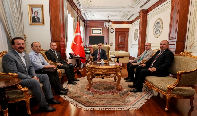 Vali Demirtaş'ın gündemi 'Yeşil Türbe'