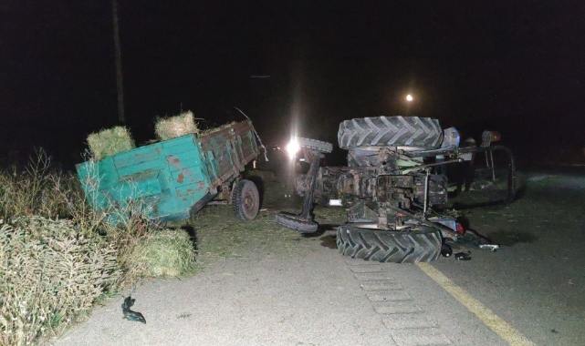 Van'da otomobil ile traktör çarpıştı: 5 yaralı   