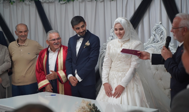 Yahyalı Belediye Başkanı Esat Öztürk'ün mutlu günü