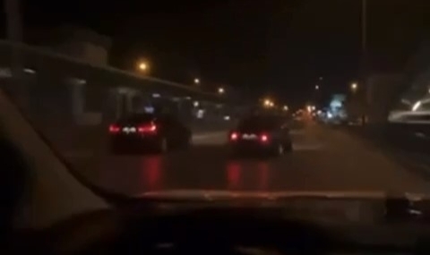Yarışan araçlar trafikte dehşet saçtı