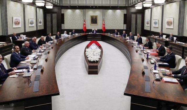 Yeni bakanlarla birlikte Kabine toplandı