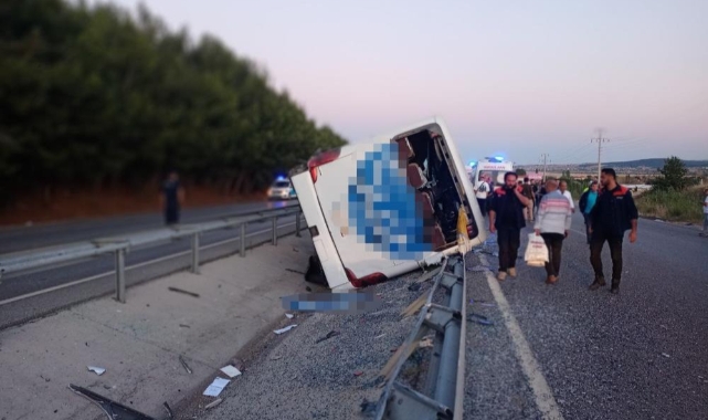 Yolcu otobüsü devrildi: Çok sayıda yaralı var!