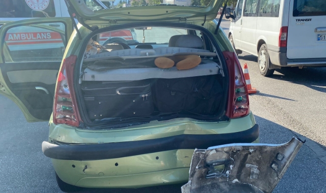 Yolcu otobüsü otomobile çarptı