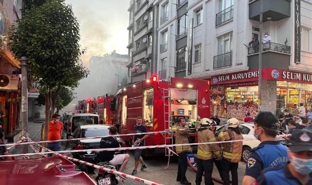 Zeytinburnu'nda bir çanta imalathanesinde yangın