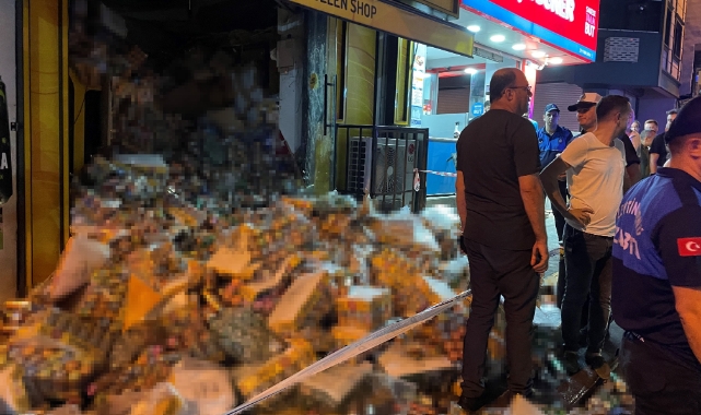 Zeytinburnu'nda tekel bayisinin asma tavanı çöktü!