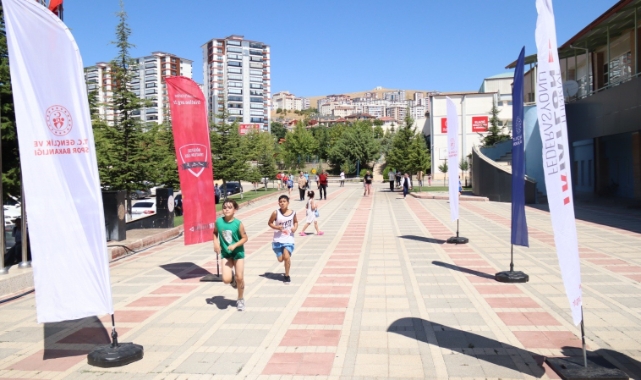 12. Bölge Triatlon Şampiyonası Elazığ’da gerçekleştirildi