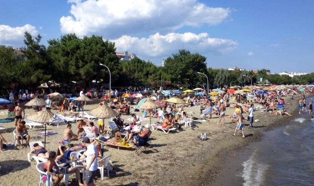 9 çocuk babası, plajda kadınları görüntülerken yakalandı!