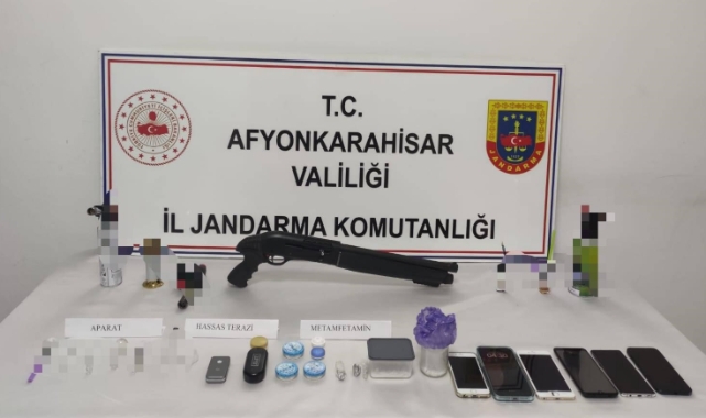 Afyonkarahisar'da uyuşturucu tacirlerine baskın!