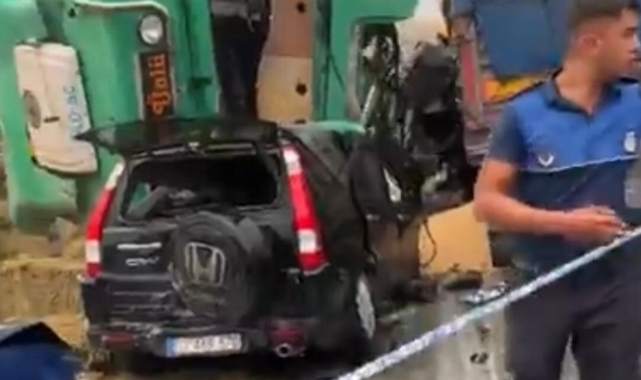 Afyonkarahisar'da zincirleme kaza: 2 ölü, 12 yaralı