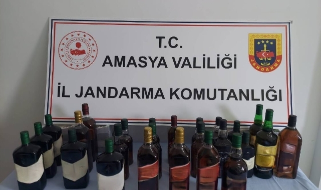 Amasya’da 26 şişe gümrük kaçağı alkol ele geçirildi