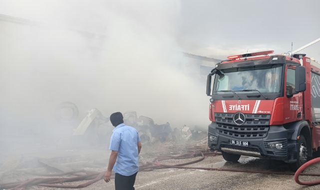 Ankara'da kereste imalathanesinde yangın