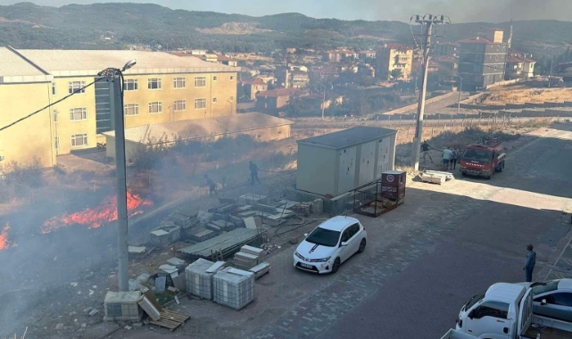 Ayvacık'ta otluk alanda çıkan yangın korkuttu