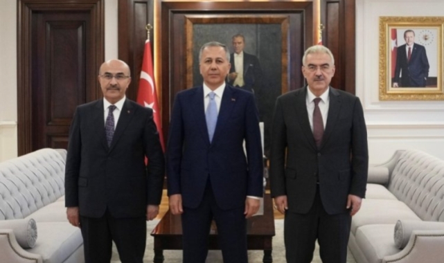 Bakan Yerlikaya, Demirtaş ve Ayyıldız ile bir araya geldi