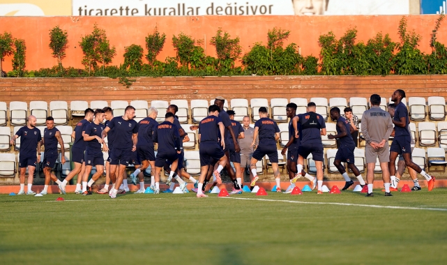 Başakşehir, St. Patrick's Athletic maçı hazırlıklarını tamamladı