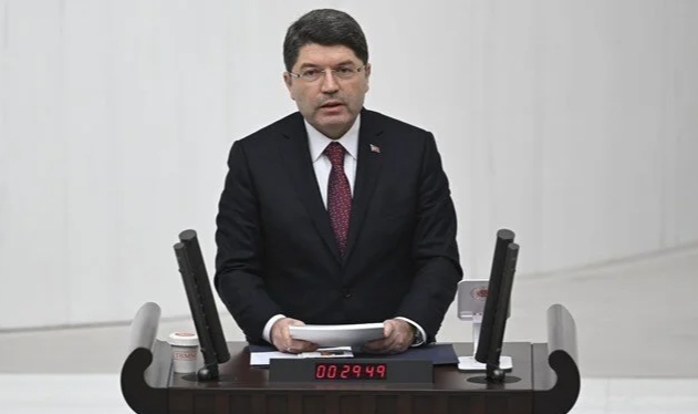 Başörtülü öğrenciye kongrede görev verilmemesine soruşturma