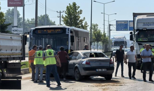 Bursa'da daralan yol beraberinde zincirleme kazayı getirdi!