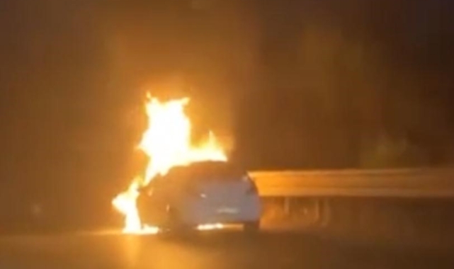 Bursa'da arıza yapan araç bomba gibi patladı