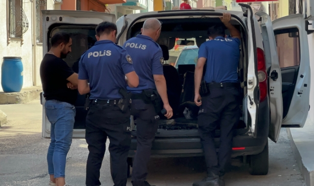 Bursa'da kaza yapan araçtan pompalı tüfek ve tabanca çıktı!