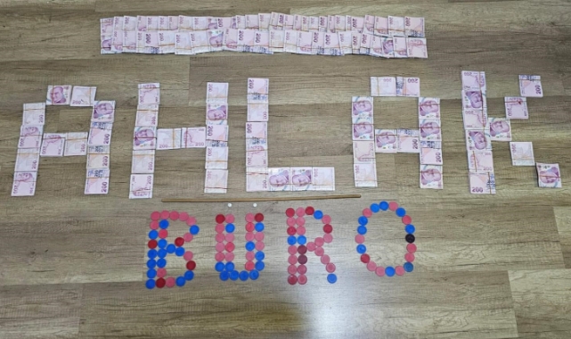 Bursa'da kumarhaneye suçüstü baskın