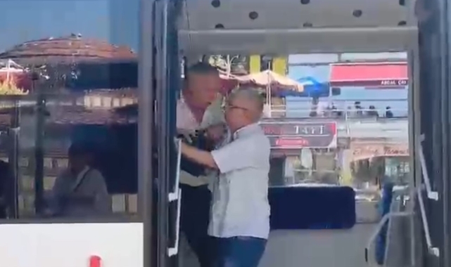 Bursa'da özel halk otobüsünde yer kavgası!