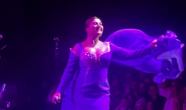 Bursa'da Sibel Can rüzgarı esti!