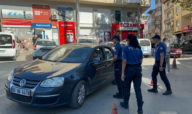 Bursa'da şok uygulama noktalarında araçlar tek tek denetlendi