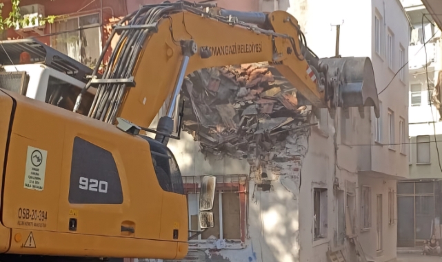 Bursa Osmangazi'de metruk binalar teker teker yıkılıyor!