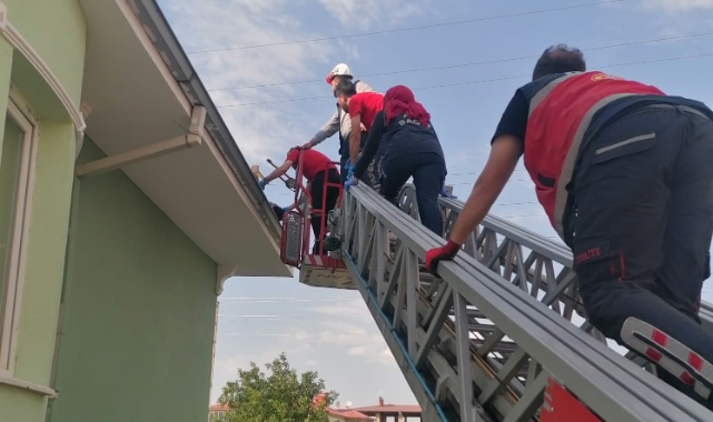 Çatıda boya yaparken elektrik akımına kapıldı!