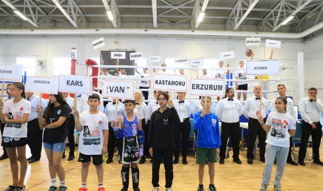 Çocuklar Muaythai Türkiye Şampiyonası Bitlis'te düzenlendi