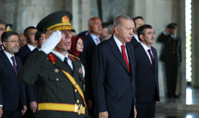 Devlet erkanından Anıtkabir ziyareti