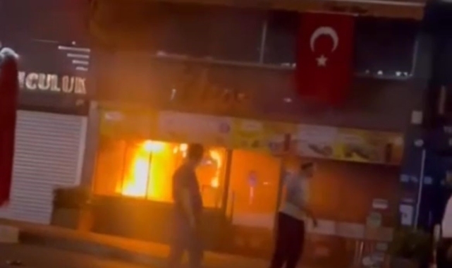 Dönerci dükkanı alev alev yandı