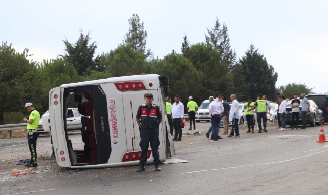 Düğün yolunda kaza! Çok sayda yaralı var