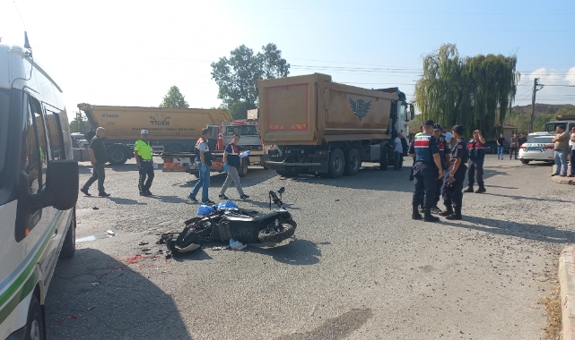 Düzce'de motosiklet hafriyat kamyonunun altına girdi