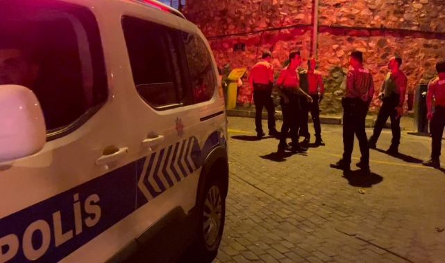 Ekipleri görünce tabancayı kaldırıma attı