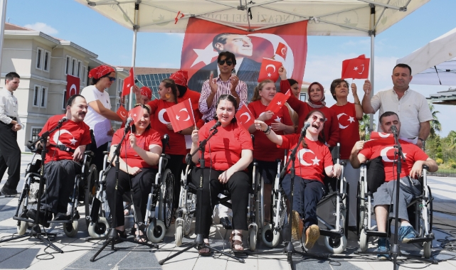 Engelli bireyler 30 Ağustos Zafer Bayramını coşkuyla kutladı