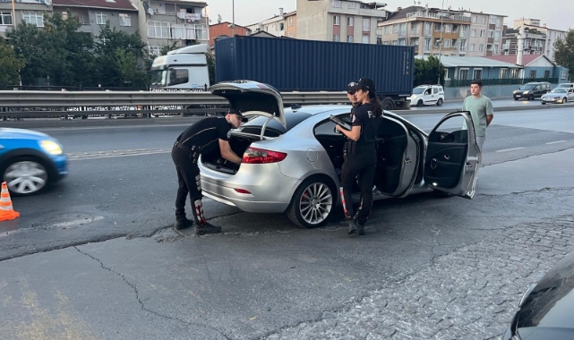 Esenyurt'ta site denetimi: 2 düzensiz göçmen yakalandı