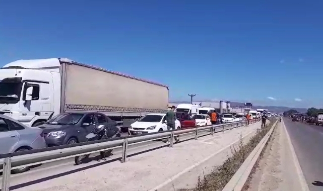 Eylem bitti! İzmir Yolu trafiğe açıldı