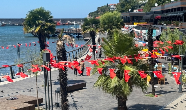 Güzel havayı gören sahile koştu