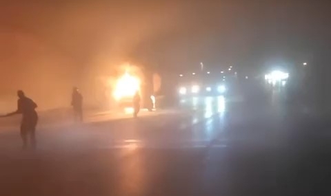 Hafriyat kamyonu alev alev yandı