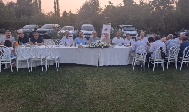 Hayat Hastanesi doktorları yemekte buluştu